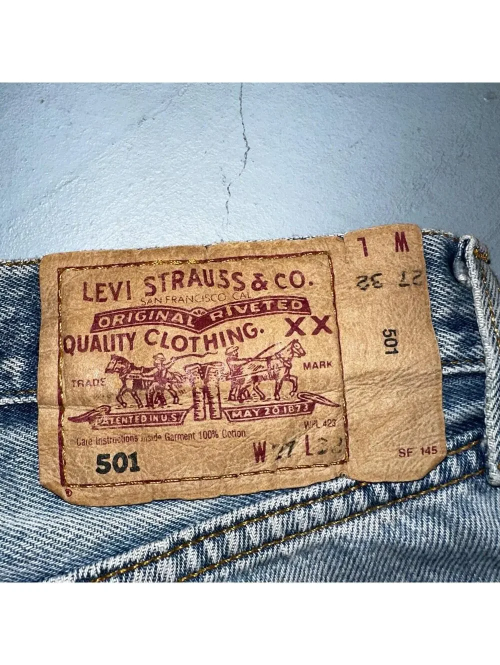 Levis 501 Vintage Y2K Europe Straight Leg Jeans 27x32 90s Light Wash Act 24x30